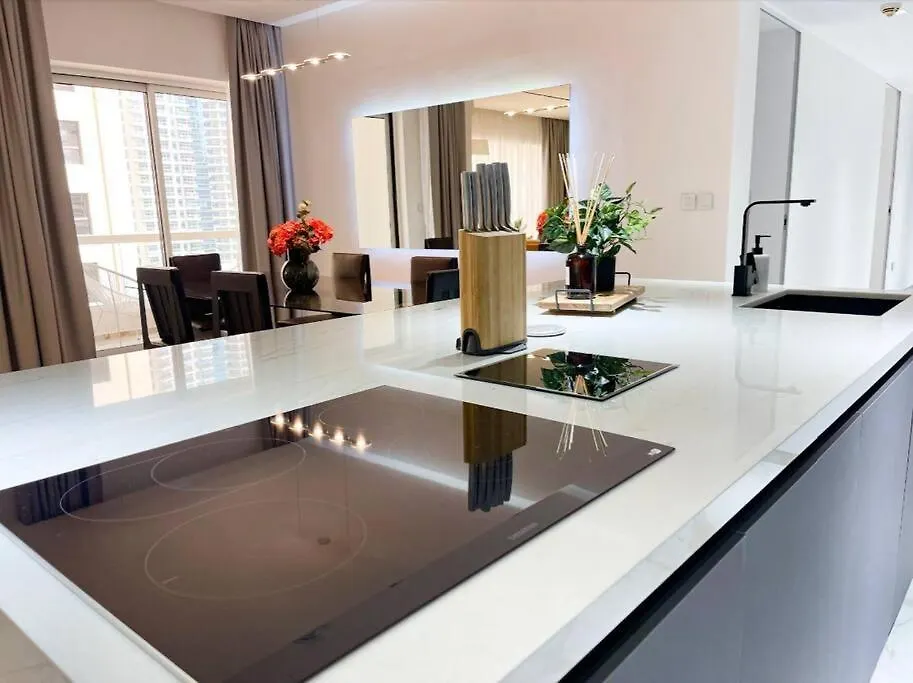 Luxury 4 Bed Apartment In Sadaf 8 On The Walk Jbr Dubai