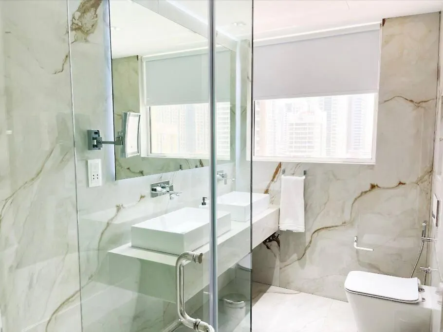 Luxury 4 Bed Apartment In Sadaf 8 On The Walk Jbr Dubaj